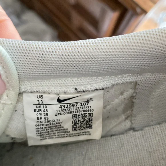 Nike - Picture 4 of 4